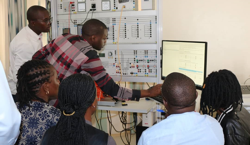 Young entrepreneurs during a workshop at the Grid Innovation and Incubation Hub (GIIH) at University of Rwanda last year. / Photo: Courtesy.
