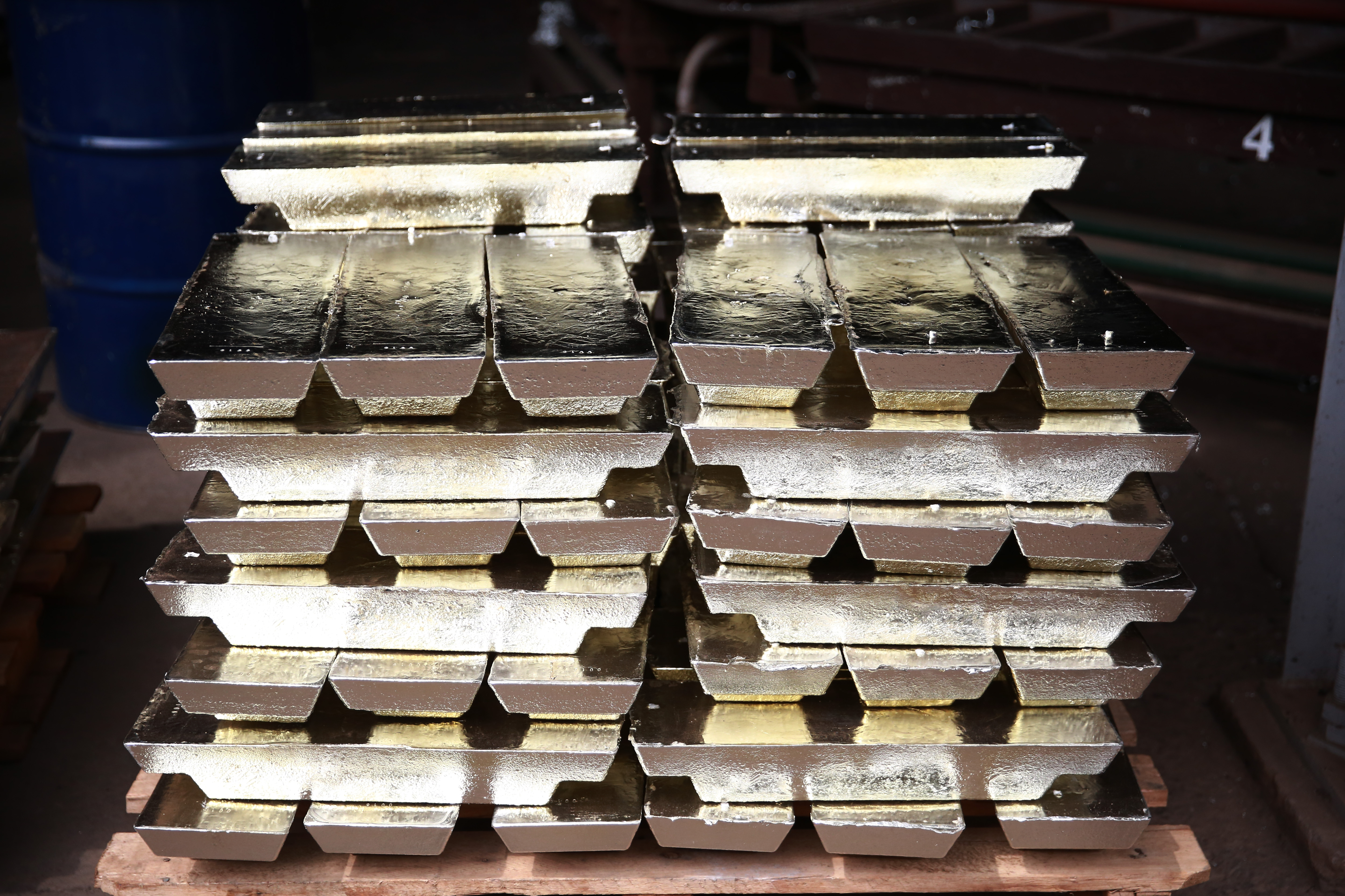 LuNa Smelter is the sole producer and exporter of tin in both Eastern and Central Africa .Sam Ngendahimana