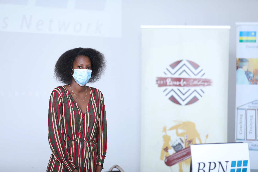 Credia Ruzigana Umuhire presenting her project. 