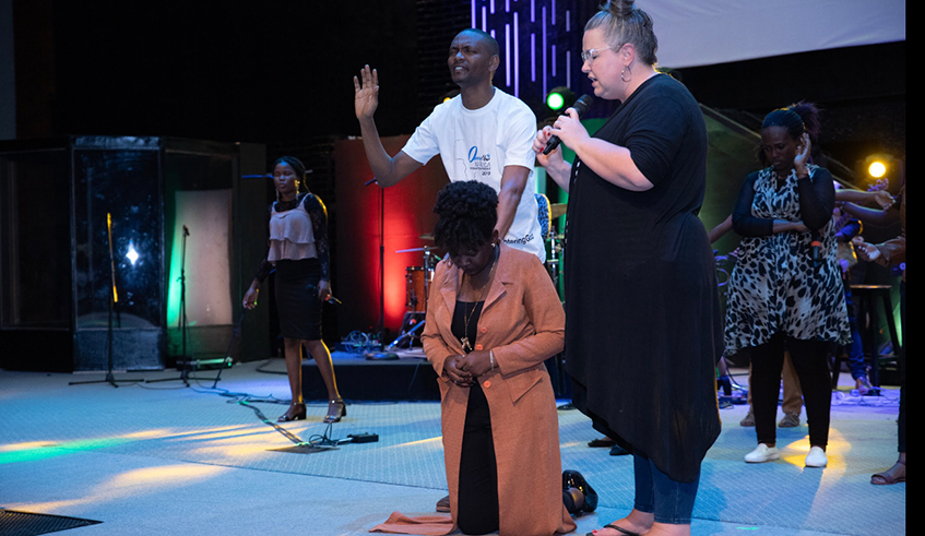 Participates at one of the past Overflow conferences at CLA. The event will include singing and praising God, as well as praying for people to receive salvation./ Courtesy pictures.