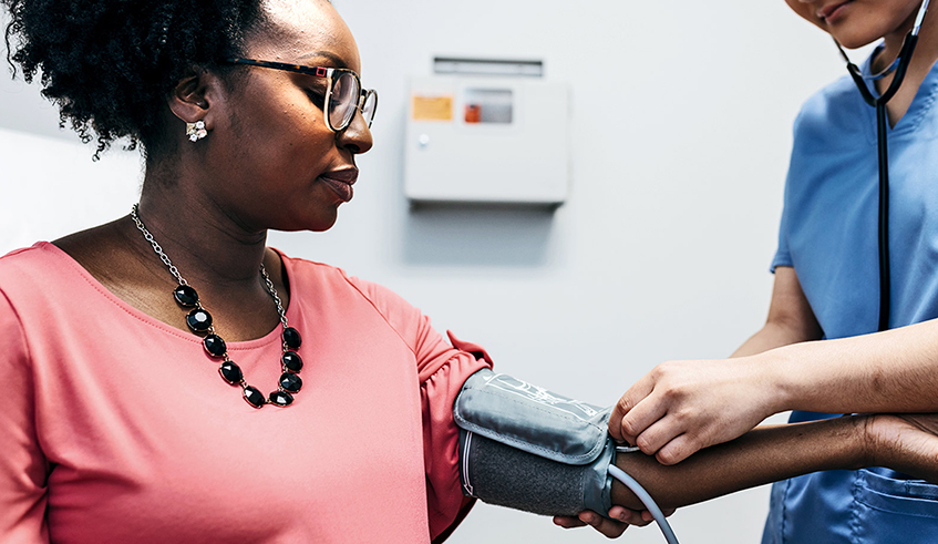 High blood pressure may hinder blood flow in many different organ systems in the expectant mother, including the liver, kidneys, brain, uterus, and placenta. / Photo: Net