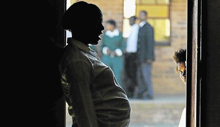 Activists call for quick intervention to help teen girls go back to school. / Net photo