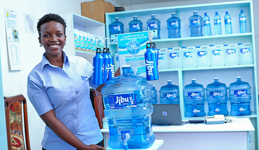 The firm allows third-party enterprises to produce and sell its bottled water. / Photo: Courtesy.