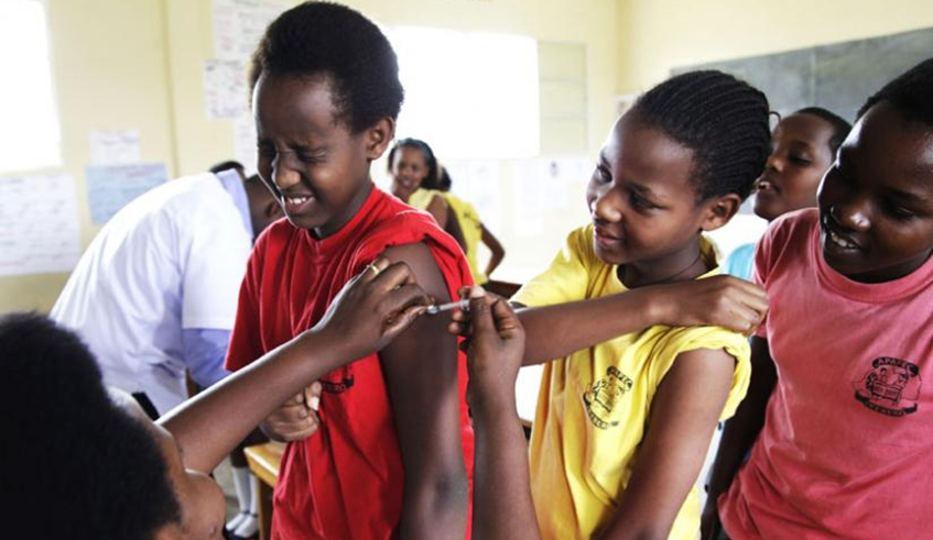 Children need vaccinations against many diseases. / Photo: File