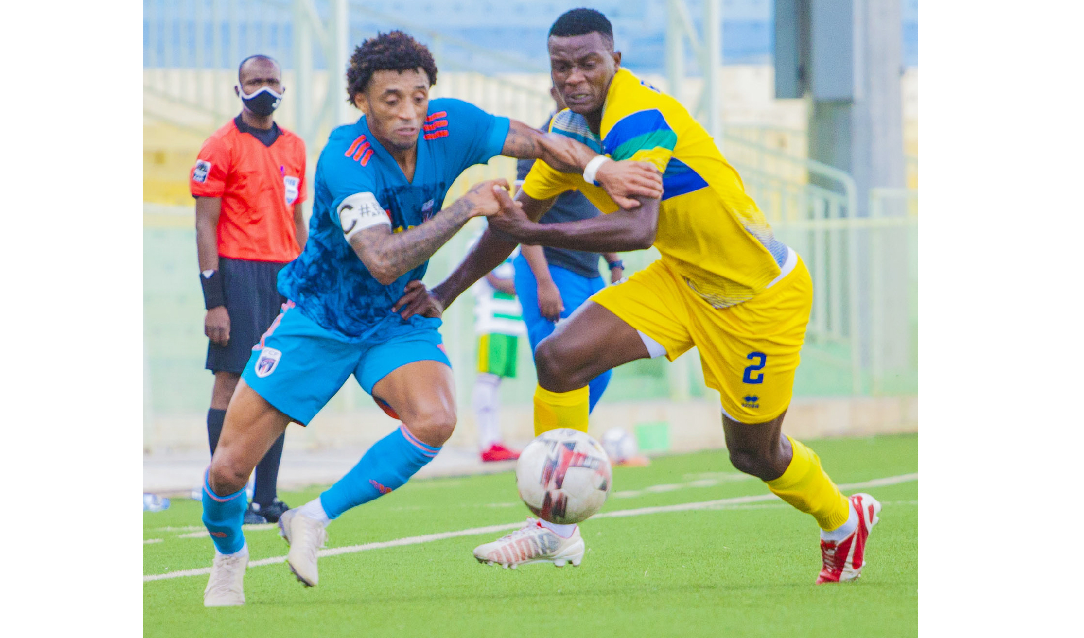 Cape Verde Captain Ryan Mendes fights for the ball with Amavubi Left-back Emmanuel Imanishimwe during the second led match in Kigali. Photo by Hardi Uwihanganye