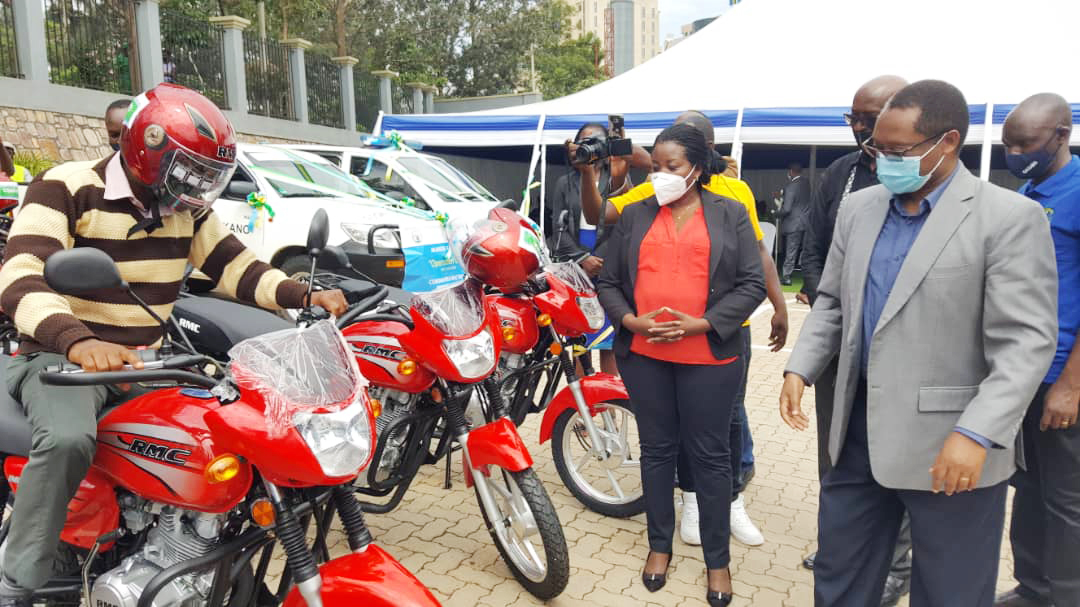 Minister of Local Government Prof Anastase Shyaka presides over the launch of Operation USAFI at Gasabo District on 18 November 2020 .Photo Courtesy