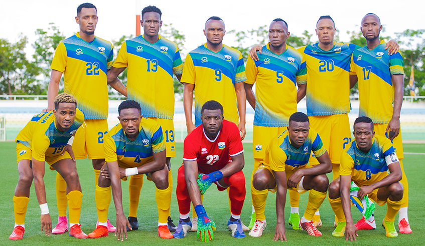 Amavubi pose for a group photo before their 2022 African Nations Cup qualifier against Cape Verde at Kigali Stadium  on Tuesday, November 17, 2020. / Photo: Courtesy.