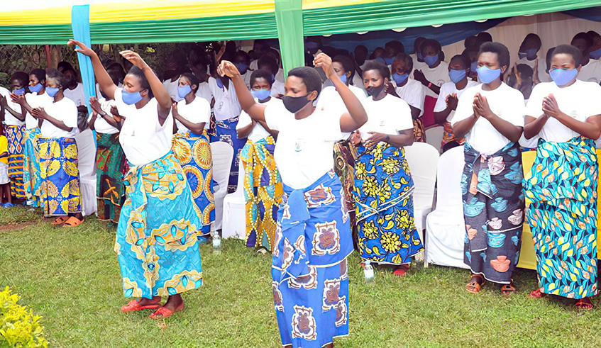 Dependents of ex-combatants, who returned from the DR Congo last year, celebrate during their official sendoff ceremony at Nyarushishi Transit Centre in Rusizi District on Tuesday, November 17.  / Photo: Courtesy.
