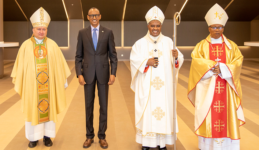 President Paul Kagame and Cardinal Antoine Kambanda (middle) during the Thanksgiving service celebrated in Kigali on Sunday, December 6. On the left is the Apostolic Nuncio to Rwanda, Bishop Andrzej Ju00f3zwowicz while on the right is Bishop Phillipe Rukamba, the chairperson of the Episcopal Conference for the Catholic Church of Rwanda. / Village Urugwiro.