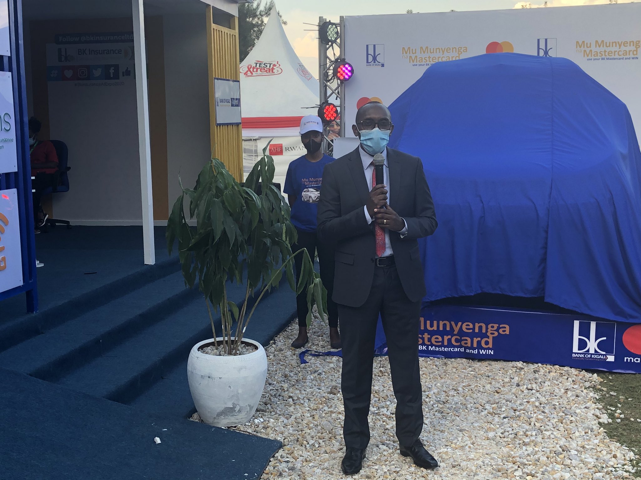 Benjamin Mutimura, Chief Commercial Officer of BK, speaking at the launch ceremony of  new campaign dubbed u2018Mu Munyenga na Mastercardu2019 that seeks to encourage cashless payment. / Courtesy