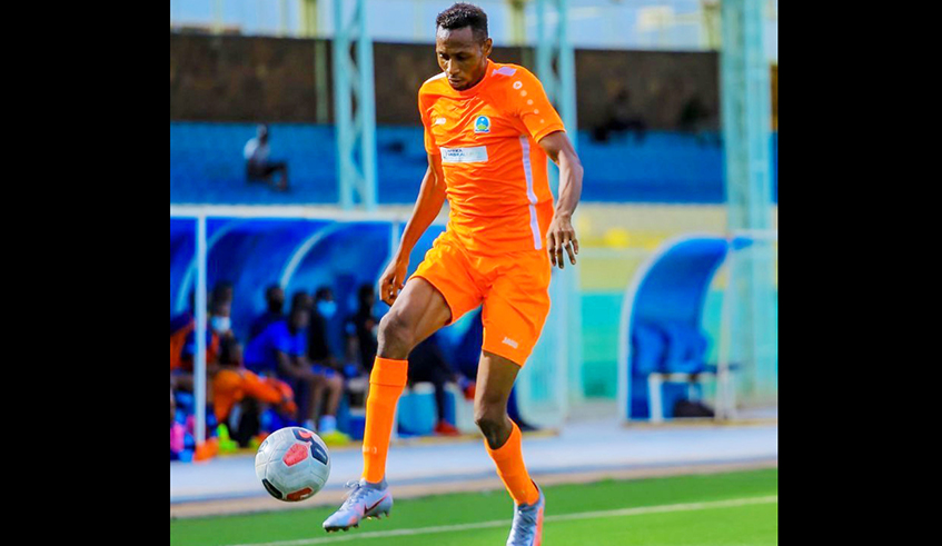AS Kigali striker Aboubakar Lawal controls the ball during a previous CAF Confederation Cup tie recently at Kigali Stadium.  The Nigerian forward has vowed to score goals against KCCA on Wednesday.  / Courtesy.