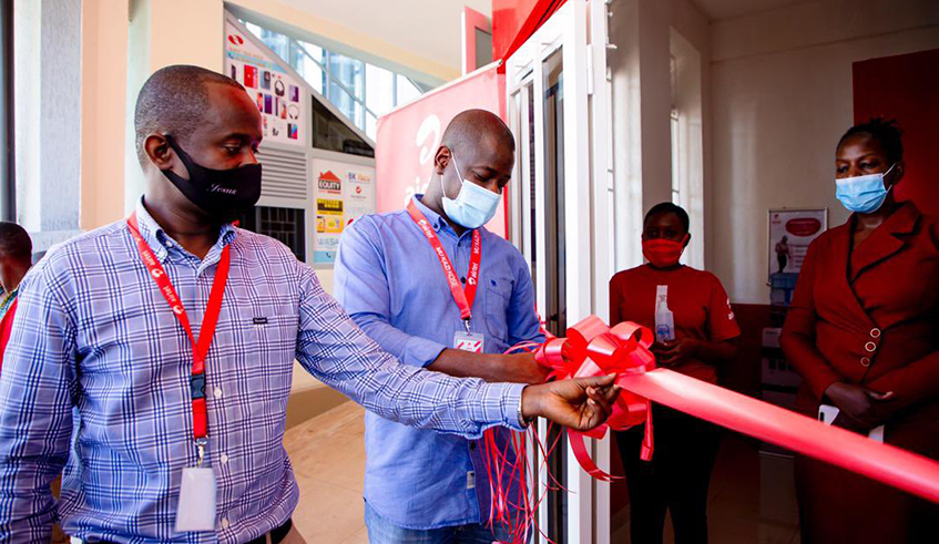 Airtel officials inaugurate  7 brand new Service centres and 30  AirtelMoney branches in Kigali yesterday. / Photo: Courtesy.