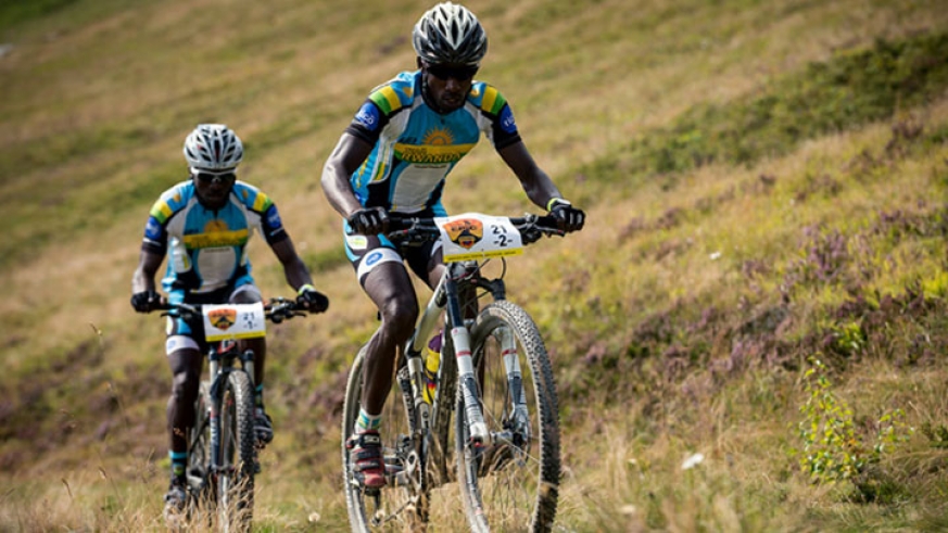 Team Rwanda retired riders Nathan Byukusenge and Rafiki during a mountain bike race in 2014. / Photo: File.