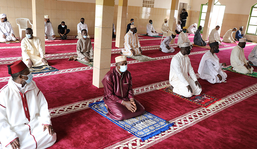 Muslims observe physical distancing during prayer at Kacyiru mosque last year. / Photo: Craish Bahizi.