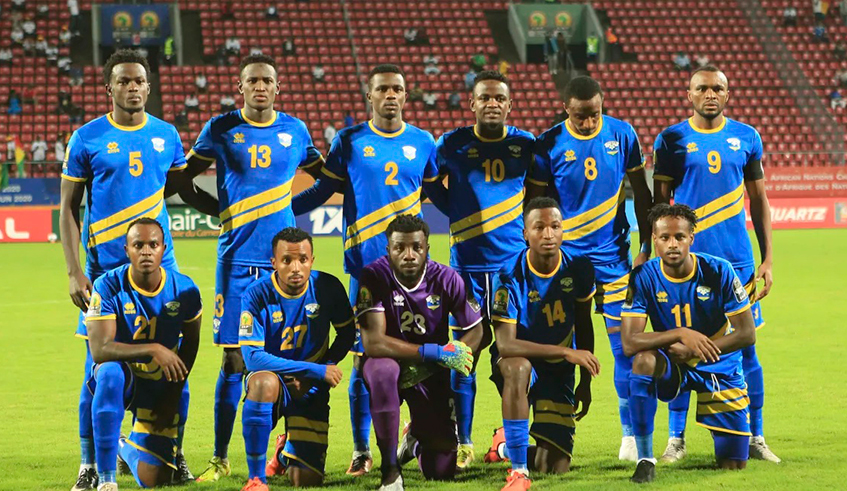 National football team players pose for a group photo before the match against Guinea in the quarterfinal of the 2020 CHAN tourney. Amavubi players will reportedly get big bonuses for their good performance. / Photo: CAF.