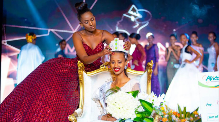 Miss Rwanda 2019, Meghan Nimwiza handing over the crown to Naomie Nishimwe last year.  Due to the pandemic a lot of changes have been made this year. 