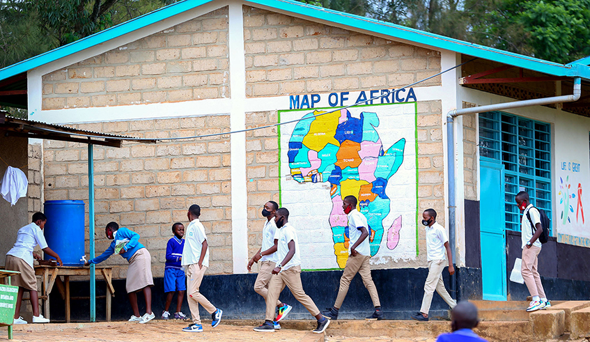 Students wash their hands at Groupe Scolaire Kicukiro in Kigali last year. / Photo: File.