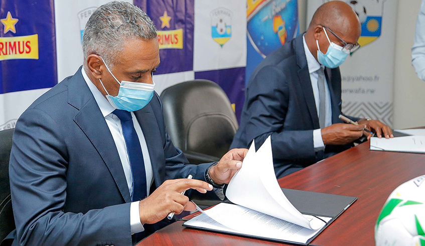 Ferwafa president Brig. Gen Jean Damascene Sekamana (right) and Bralirwa Managing Director, Merid Demissie signing a sponsorship agreement last week. Rayon Sports are also in talks with brewing company, Skol to sponsor the Blues. Rayon Sports officials said their negiogations will not be hampered by the Bralirwa deal. / Photo: Courtesy.