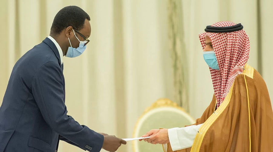 Ambassador Hategeka handing his credentials.