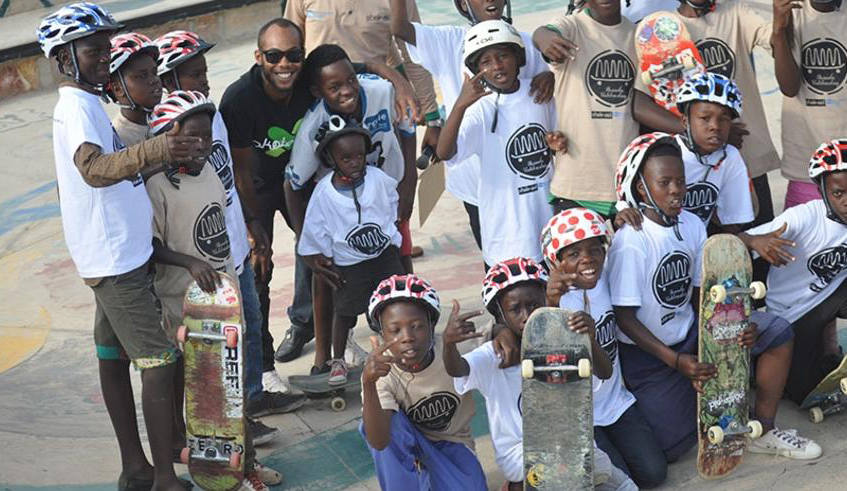 A group of young children pose for a group photo after skating. The Rwanda Olympic Committee last week approved the Skating federation among its member federations. / Photo: File.