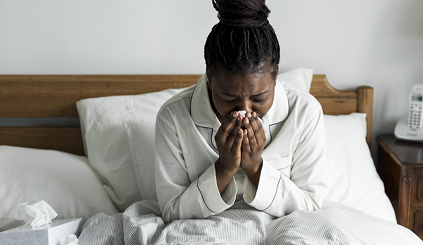 Flu is a transmissible respiratory illness caused by influenza viruses. Home remedies like garlic and honey educes the risk of becoming sick and can reduce the severity of symptoms.  / Photo: Net