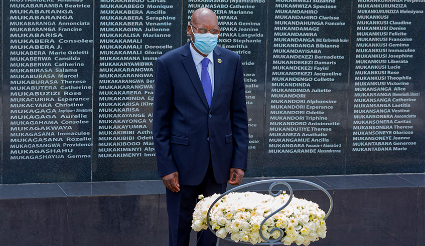 Senate President Augustin Iyamuremye lays a wreath at Rebero Genocide Memorial where remains of over 14,000 Genocide victims are buried. The site is also the resting place of 14 politicians who were killed for what they stood for. / Photo: Olivier Mugwiza. 