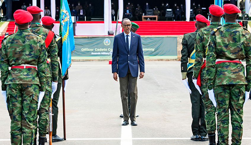 President Kagame honours the national and Rwanda Defence Force flags as he inspects a guard of honour by Officer Cadets who were commissioned at Rwanda Military Academy, Gako in Bugesera District on Monday, April 26. In total, 721 were commissioned. / Photo: Village Urugwiro.