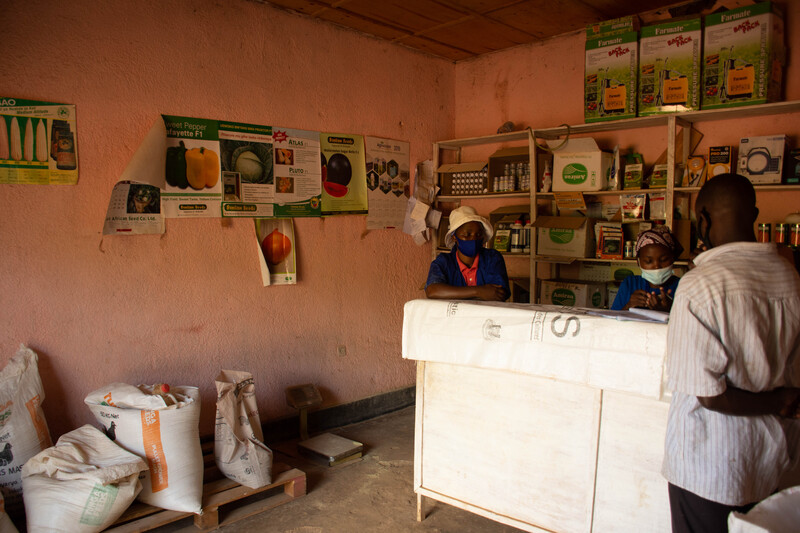 Immaculee Mukamuhoza, an agro-dealer from Binunga cell Munyiginya sector in Rwamagana district said that her sales volumes have hugely increased thanks to partnership with One Acre Fund Tubura.