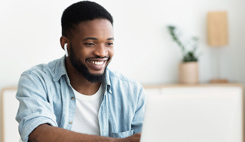 Employees need to keep themselves up to date with evolving technology in order to remain relevant in the workforce. / Net photo.