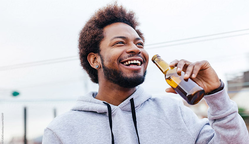 Cut back on alcohol to help improve your metabolis. Photo: Net