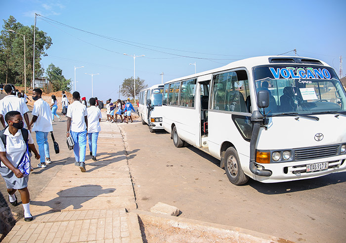 Buses transport candidates  of national examination. NESA revealed that 67 candidates were under Home Based Care (HBC), while 24 were in isolation rooms at their schools . / Dan Nsengiyumva