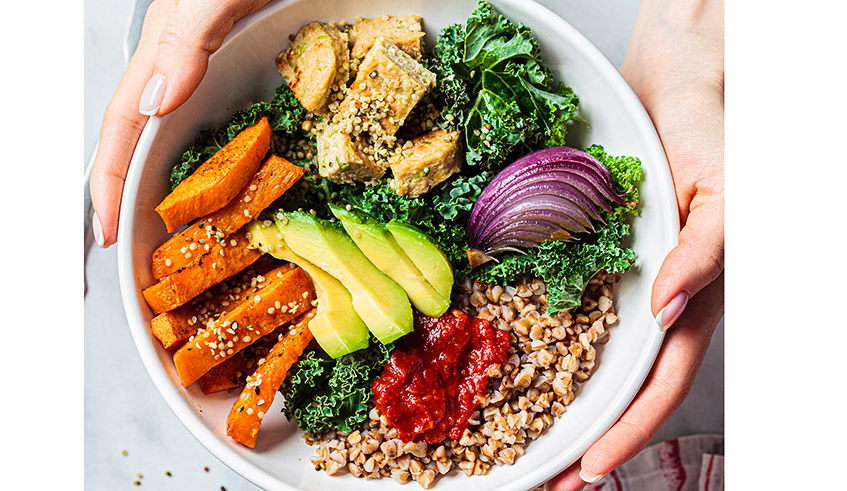 A combination of more physical activity and a suitable nutrient-richis recommended for overweight/obese adults who wish to lose weight. / Photos: Net