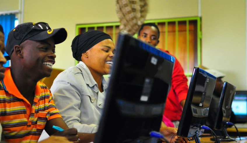 Youth technology training in South Africa. / Net photo.