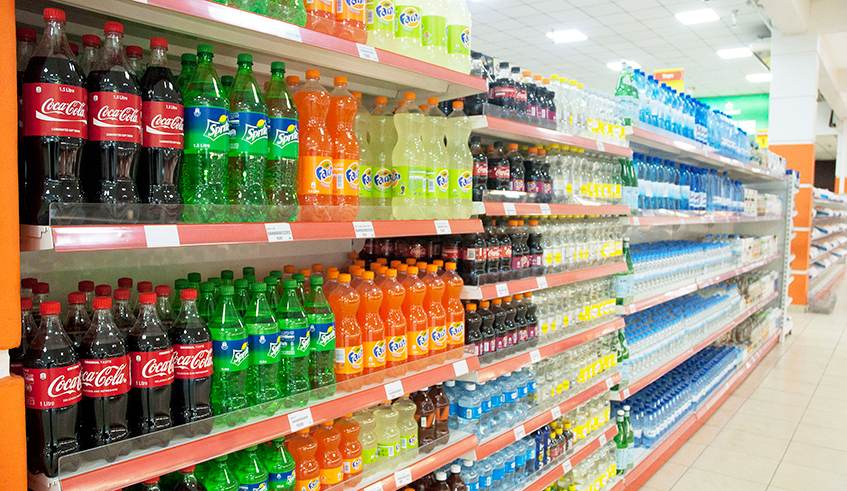 Single-use plastic bottles in a supermarket in Kigali. Rwanda and Peru have proposed a legally binding international treaty to reduce global plastic wastes. / Photo: File.
