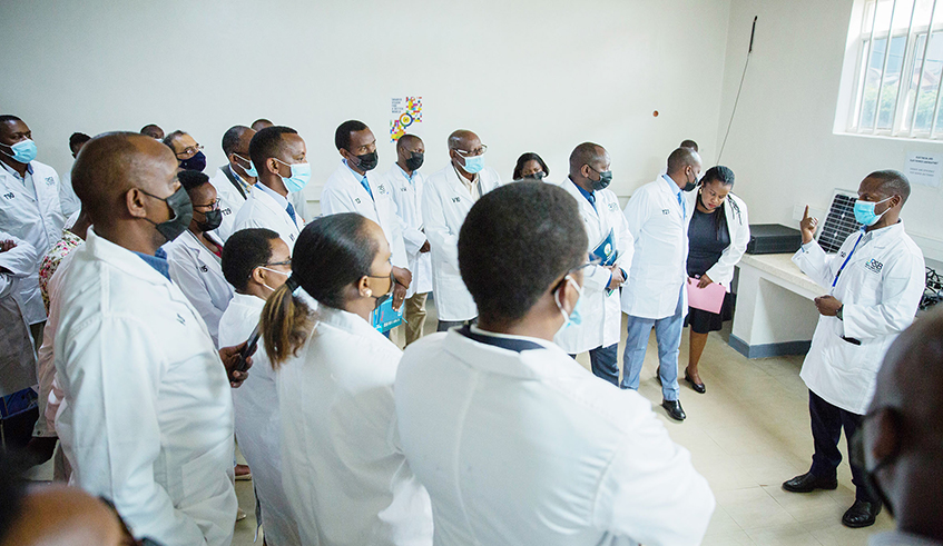 Officials during a guided tour at the laboratory at Rwanda Standard Board offices in Kicukiro District on Thursday, October 14, 2021. / Photo: Dan Nsengiyumva.