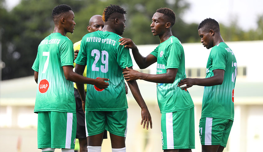 Kiyovu players consult during a league match last season. The Mumena based side will take on Gorilla FC on October 30 after Ferwafa released fixtures for the 2021/22 season. / Photo: Sam Ngendahimana.