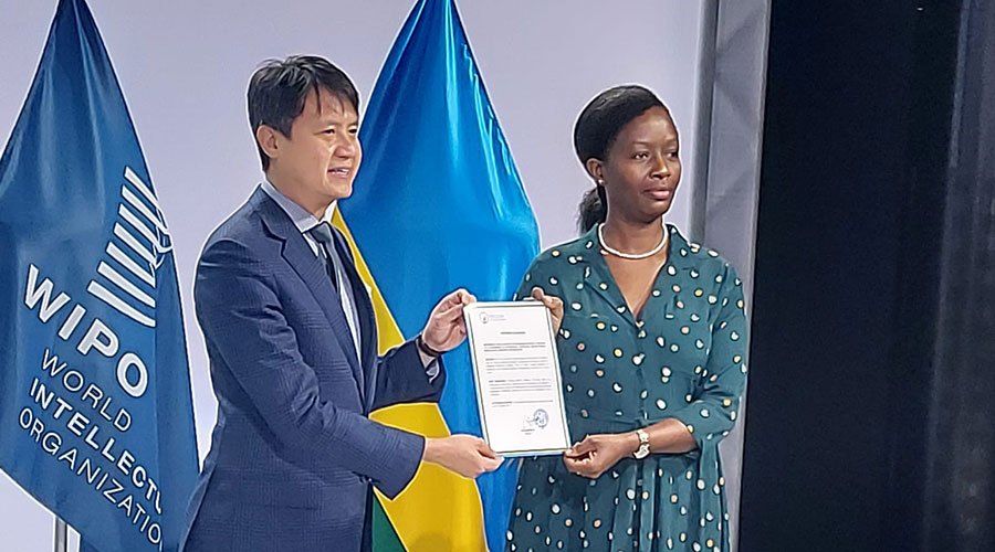 Rwakazina hands to WIPO Director General Mr. Daren Tang the Rwanda's instrument of ratification for theu00a0Marrakesh Treaty to Facilitate Access to Published Works for Persons Who Are Blind, Visually Impaired or Otherwise Print Disabled.