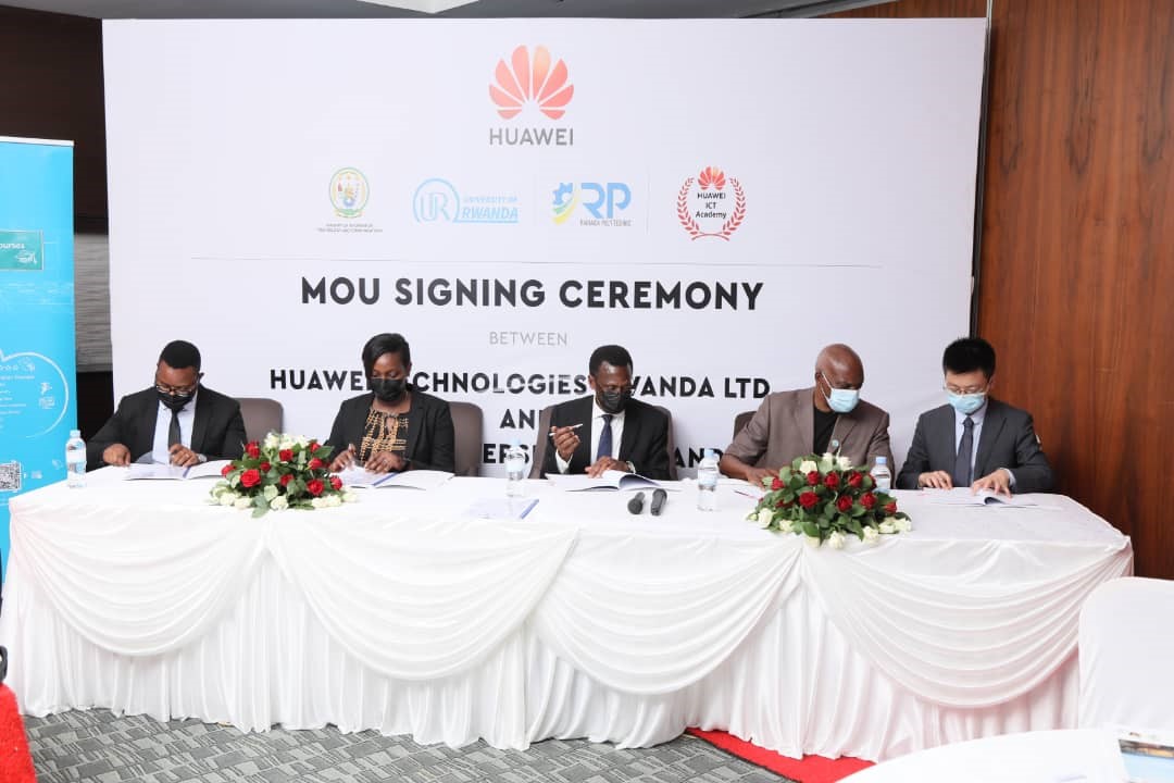 (L-R) Yves Iradukunda P.S of MINICT, Claudette Irere Minister of state in charge of ICT and TVET, James Gashumba V/C of Rwanda Polytechnic and UR V/C Prof Lyambaje Alexandre and Country Director of Huawei Rwanda signing the MoU in Kigali on October 28.Courtesy (L-R) Yves Iradukunda P.S of MINICT, Claudette Irere Minister of state in charge of ICT and TVET, James Gashumba V/C of Rwanda Polytechnic and UR V/C Prof Lyambaje Alexandre and Country Director of Huawei Rwanda signing the MoU in Kigali on October 28.Courtesy