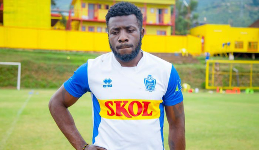Rayon Sports goalkeeper Olivier Kwizera has continued his exile from the club after failing to report for duty since the beginning of the 2021-2022 season. / Photo: File.