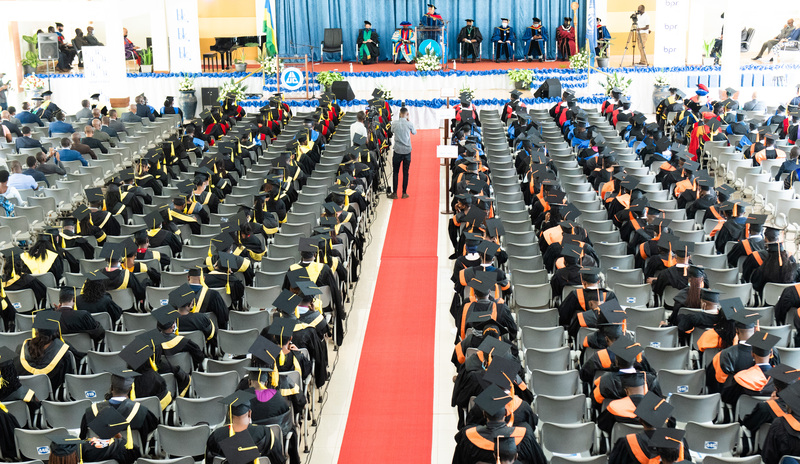 The ceremony was attended by different people including 391 graduates. 