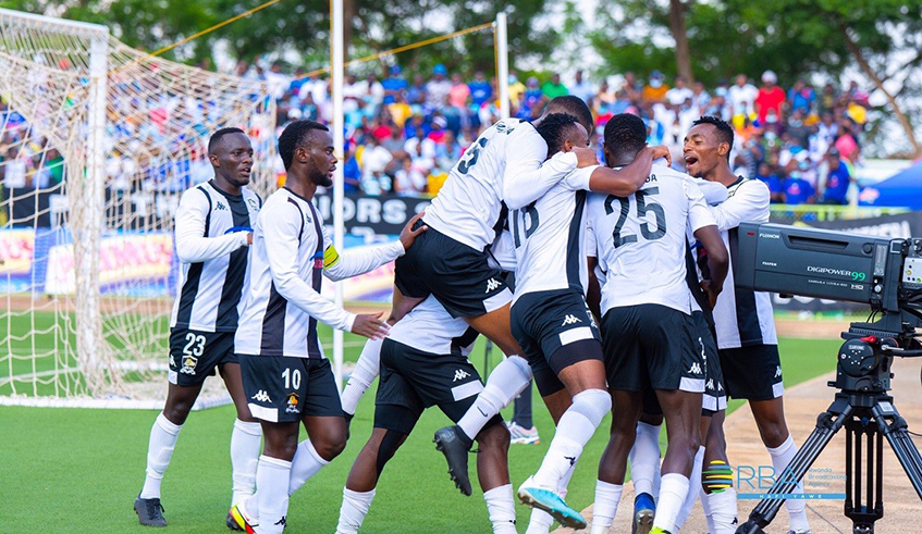 APR players celebrate after coming from behind to beat rivals Rayon Sports 2-1 at Kigali Stadium on November 23. / Photo: RBA.