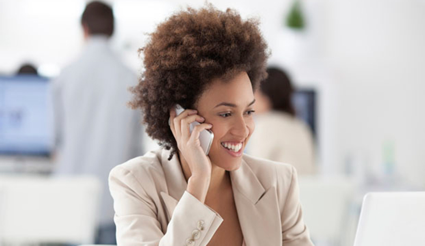 Its hard to concentrate on work if youu2019re on the phone most of the time. / Net photo.