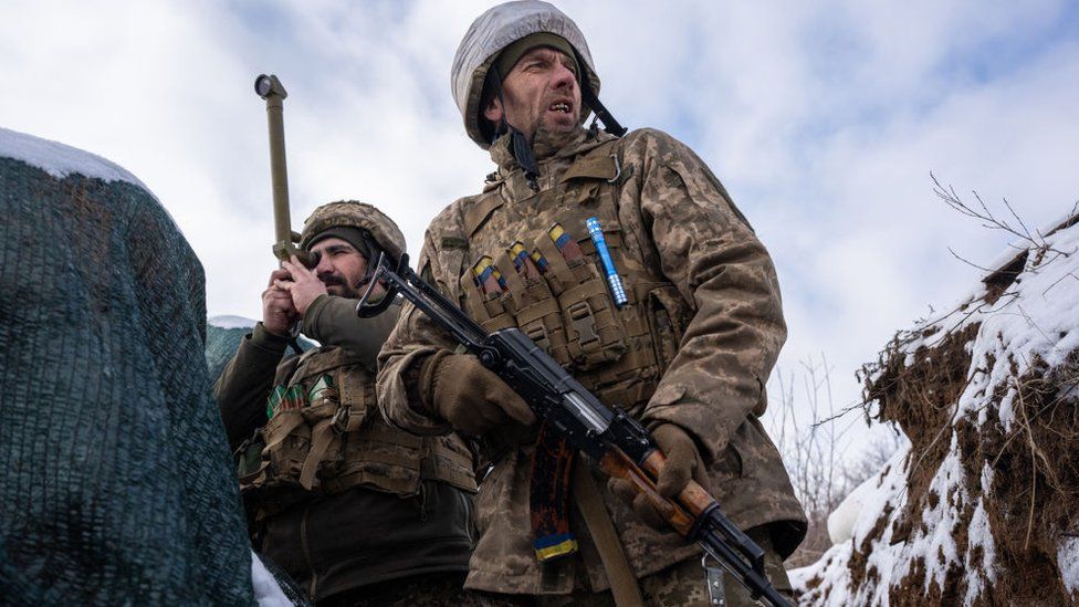 Some US politicians have called on President Biden to airlift weapons to Ukrainian forces. 