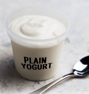 Plain yoghurt contains nearly all the nutrients needed in the body. Photo/ net.