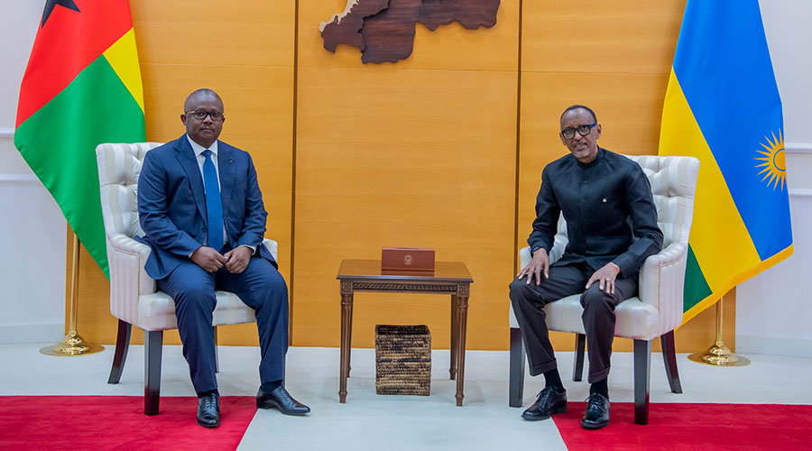 President Kagame received President Umaro Sissoco Embalu00f3 of Guinea-Bissau in Village Urugwiro in Kigali, on March 7,2022. The two heads of state met for a tu00eate-u00e0-tu00eate before holding bilateral talks that were attended by both delegations. 