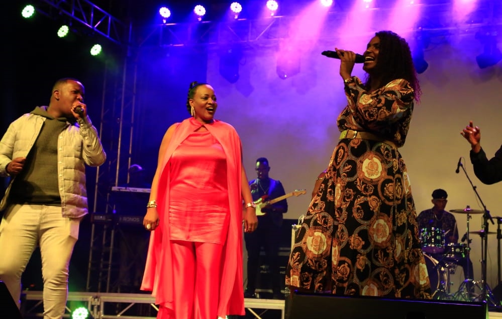 Gospel singer Aline Gahongayire (L) performing alongside Gabby Kamanzi at the sho on Sunday. / Courtesy Photo