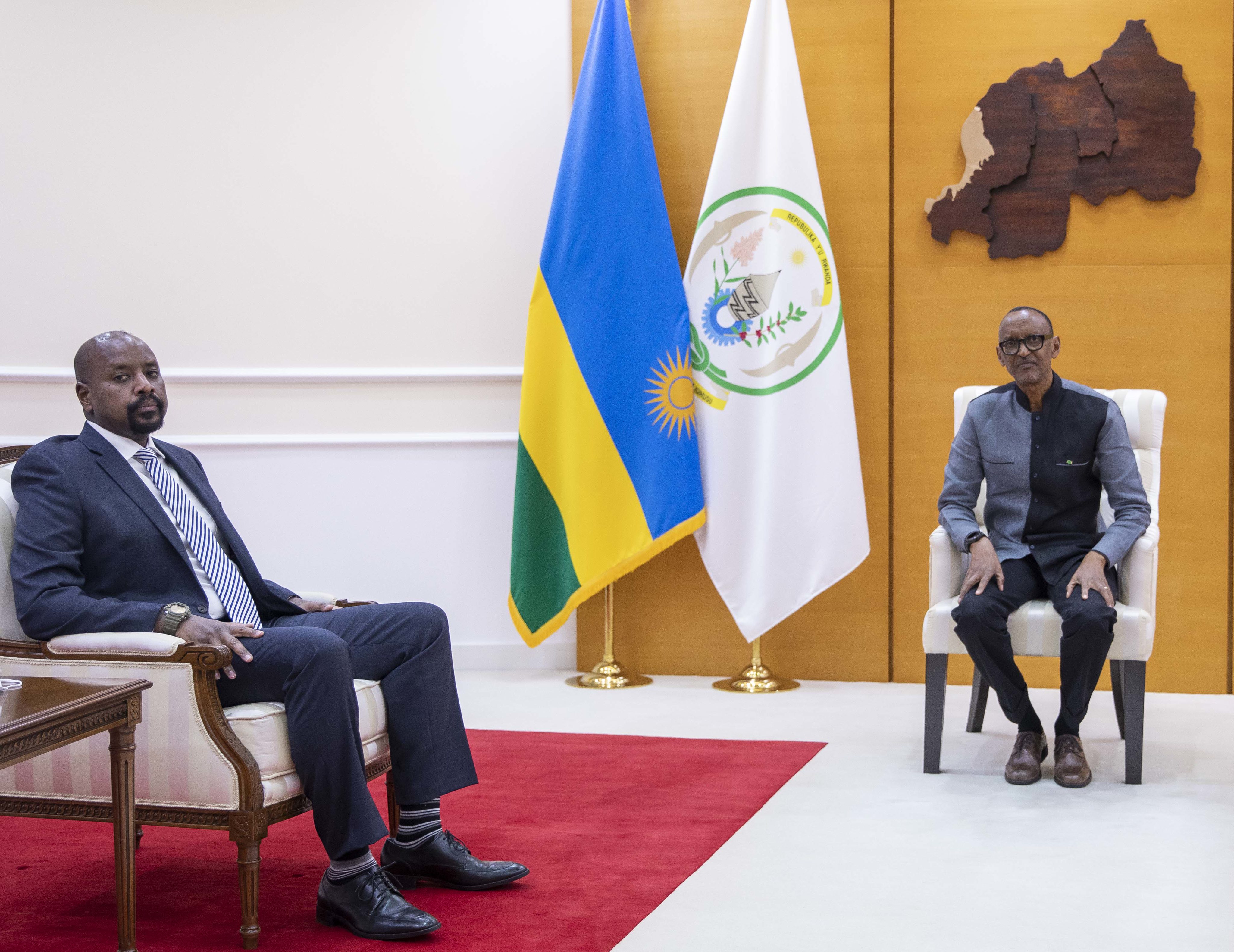 President Kagame receives Lt Gen Muhoozi Kainerugaba, the Commander of UPDF Land Forces and senior presidential advisor on special operations, to discuss Rwanda-Uganda relations in Kigali on Monday, March14, 2022. 