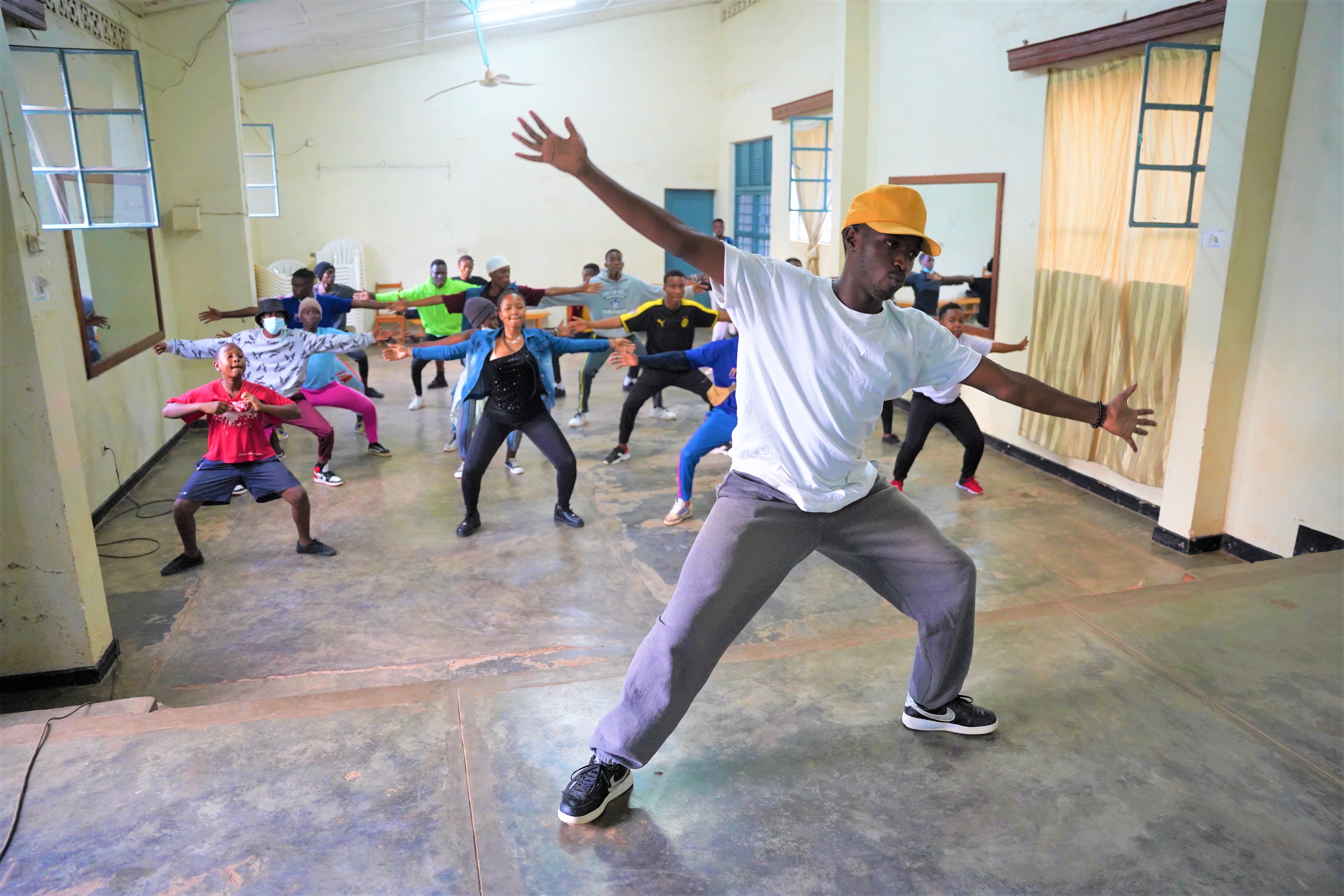 Dhihad Niyonkuru, a.k.a The Urnansong training some of his students. 