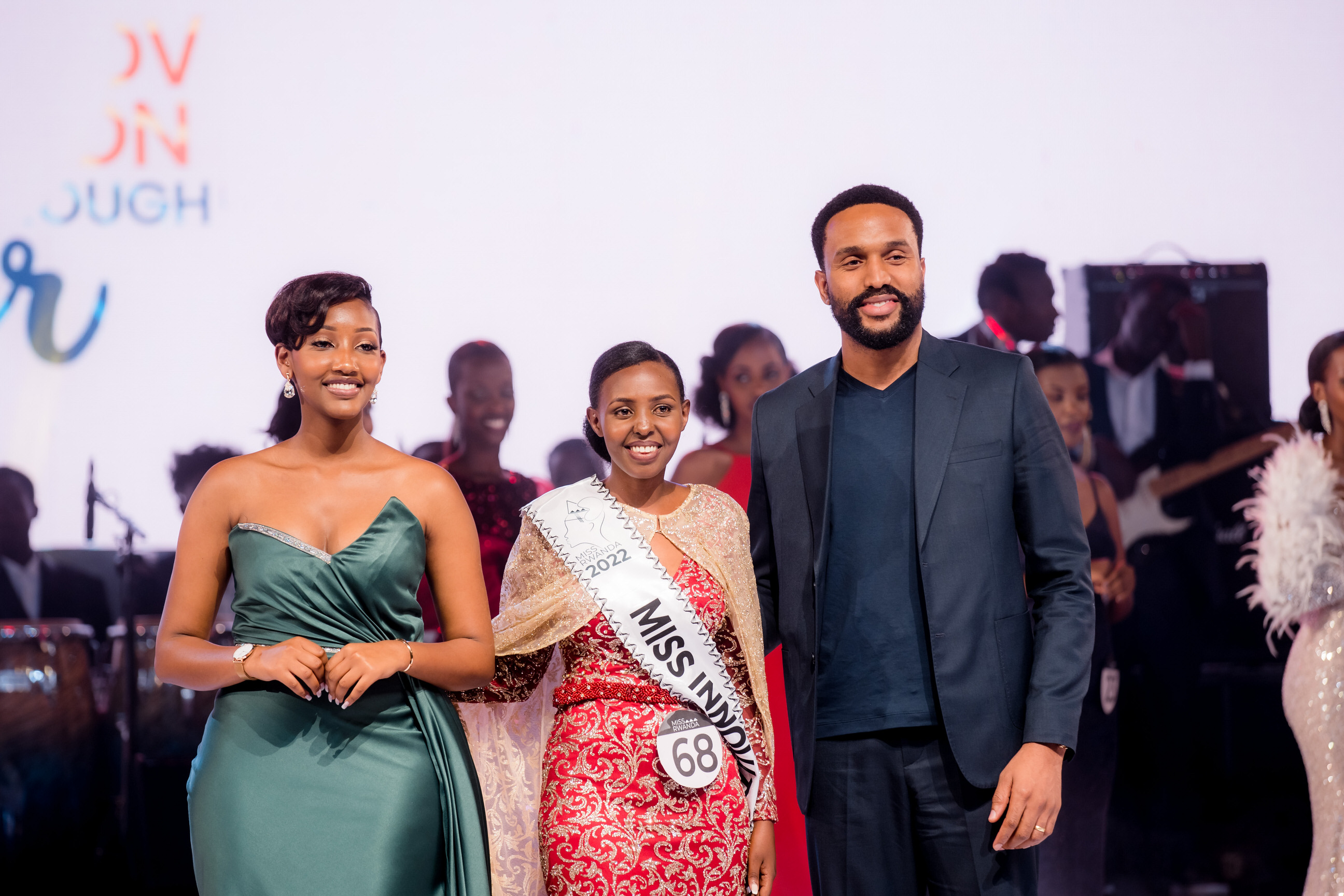 Uwimana (middle) poses with Miss Innovation 2021, Hense Teta Musana and Bank of Kigaliu2019s Obinna Ukwani. 