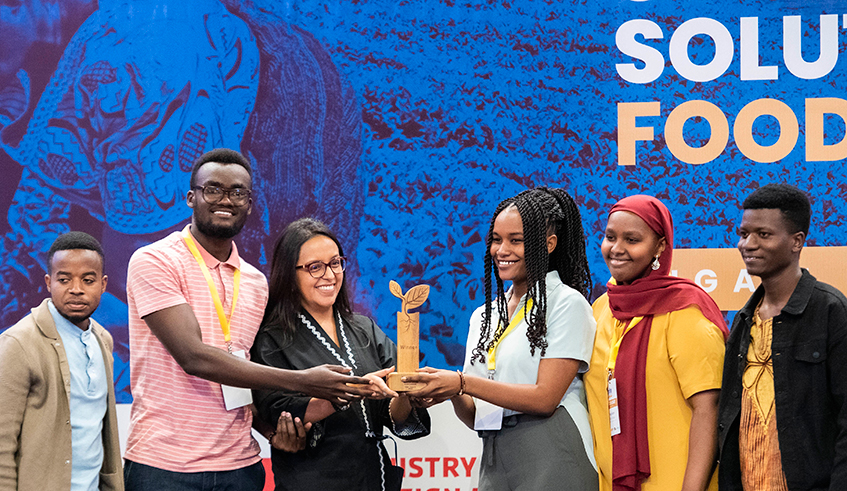 Mago farms getting awarded after a successful Pitch oftheir venture. / Photo Impact Hub Kigali.
